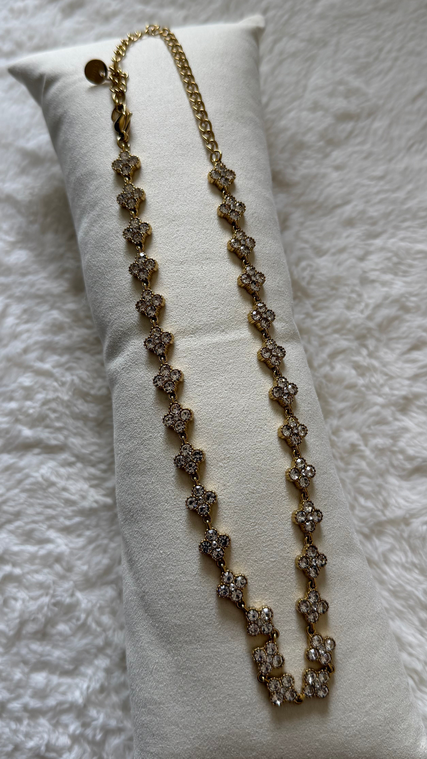 Collier NOA